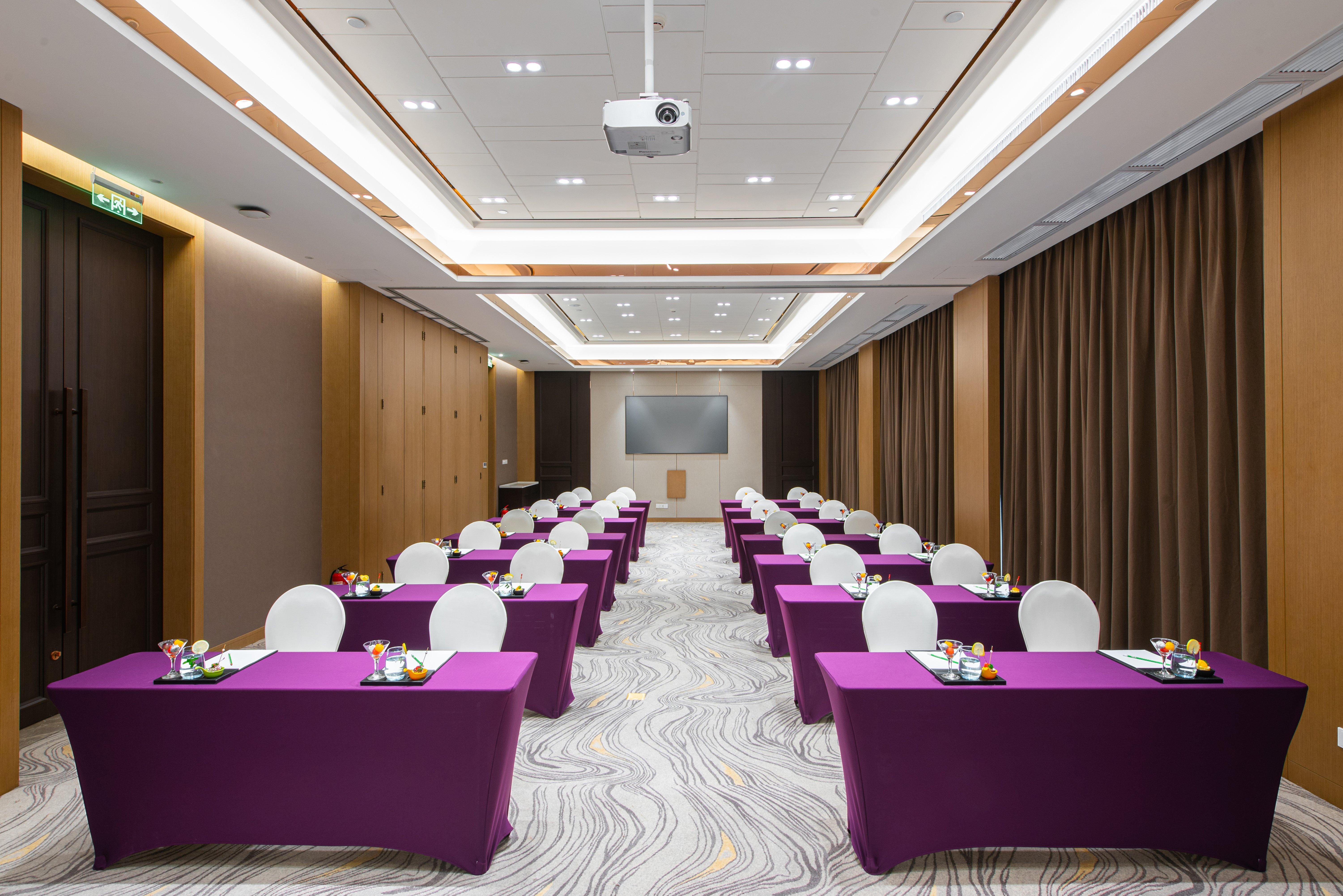 Holiday Inn Wuhan Riverside By Ihg Exterior photo