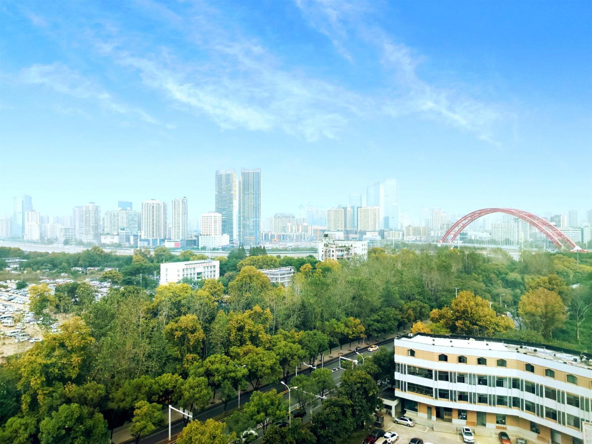 Holiday Inn Wuhan Riverside By Ihg Exterior photo