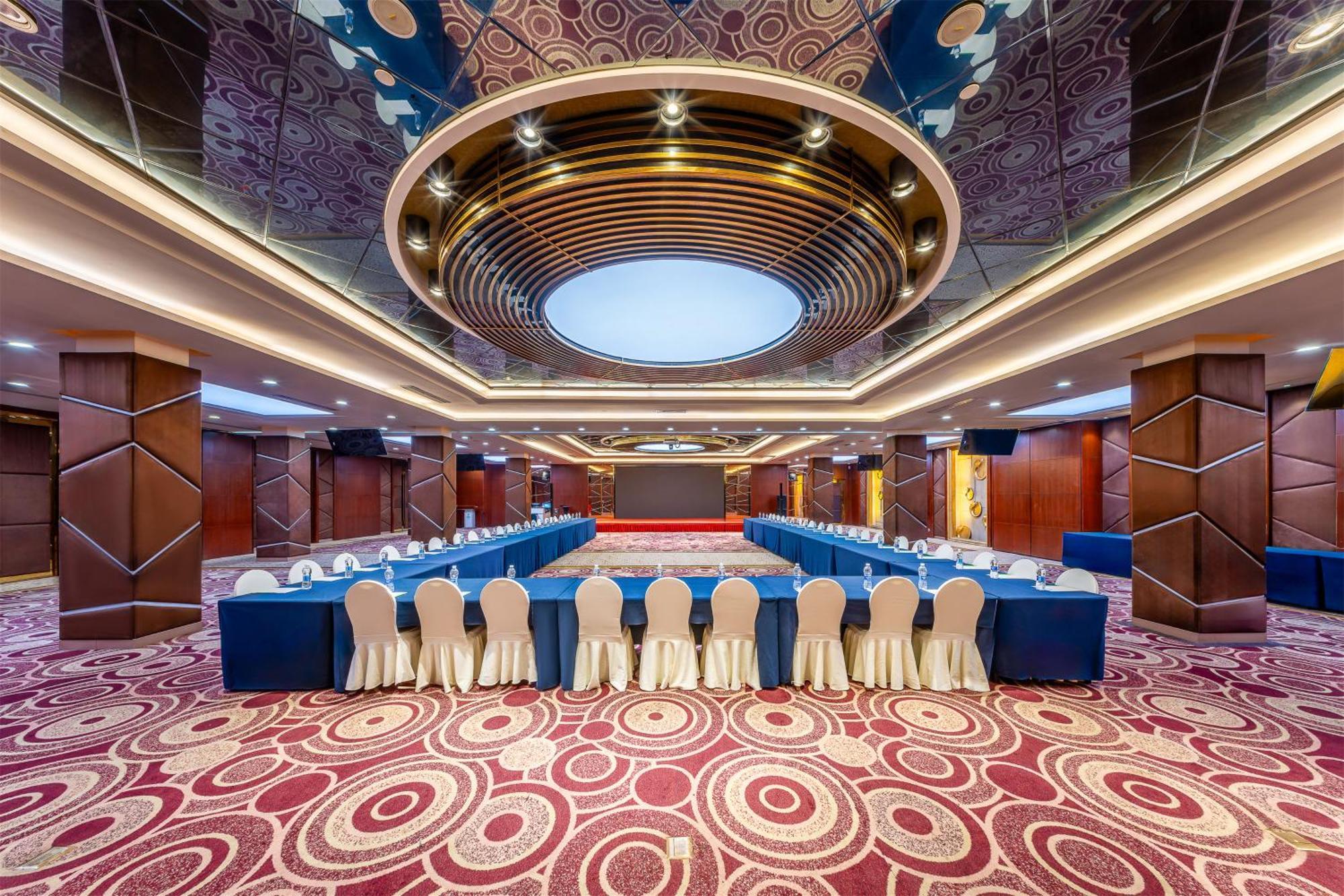 Holiday Inn Wuhan Riverside By Ihg Exterior photo