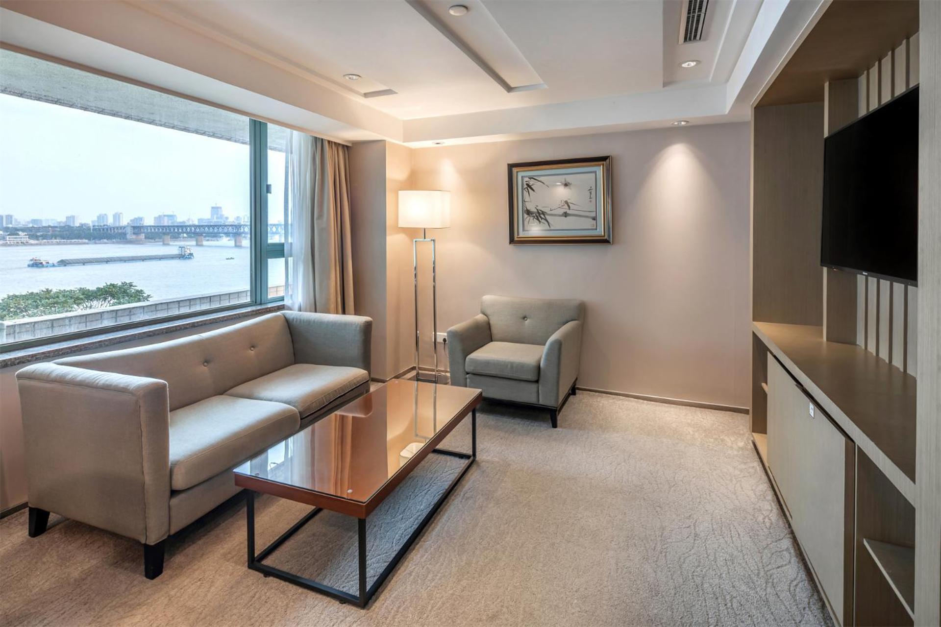Holiday Inn Wuhan Riverside By Ihg Exterior photo