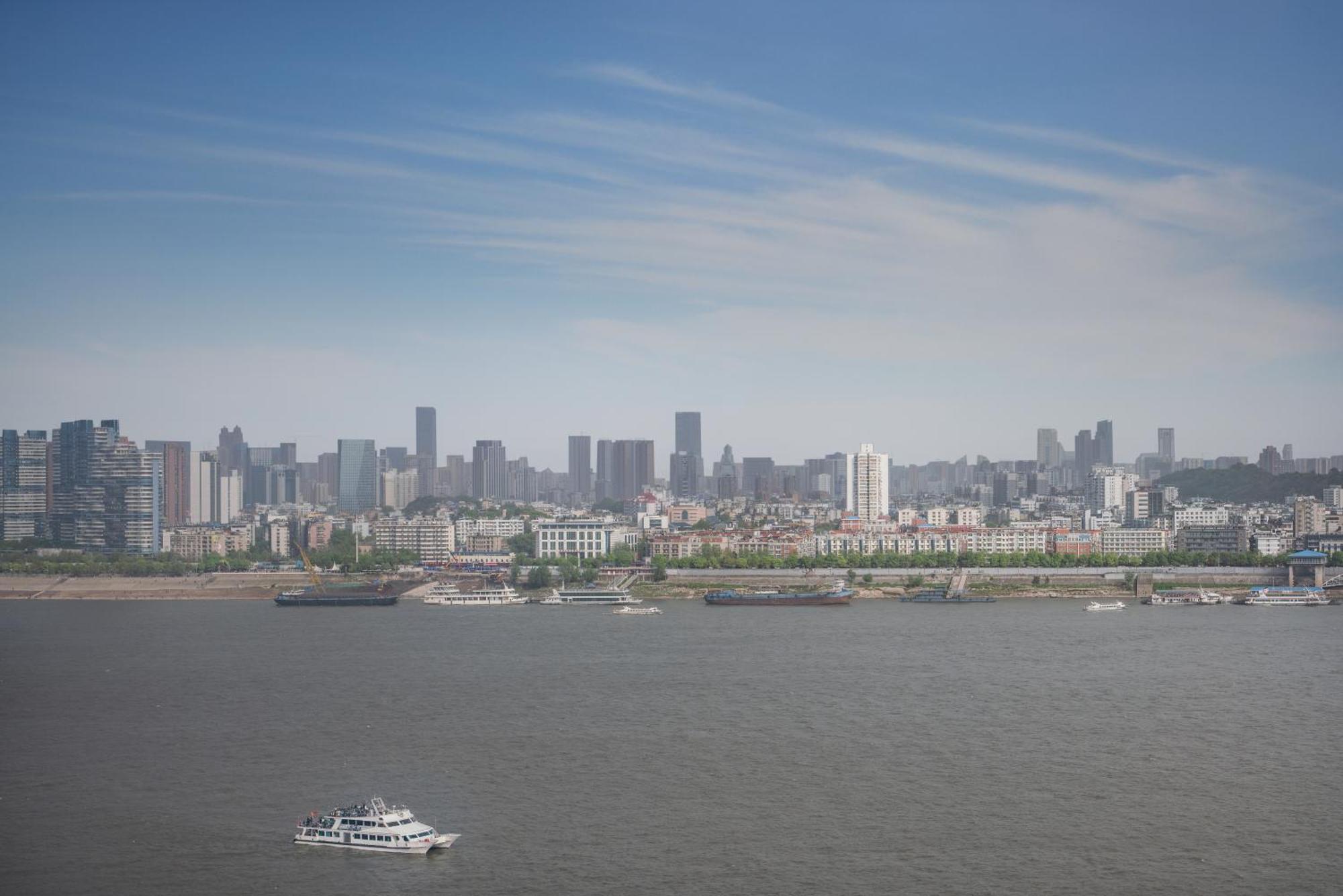 Holiday Inn Wuhan Riverside By Ihg Exterior photo