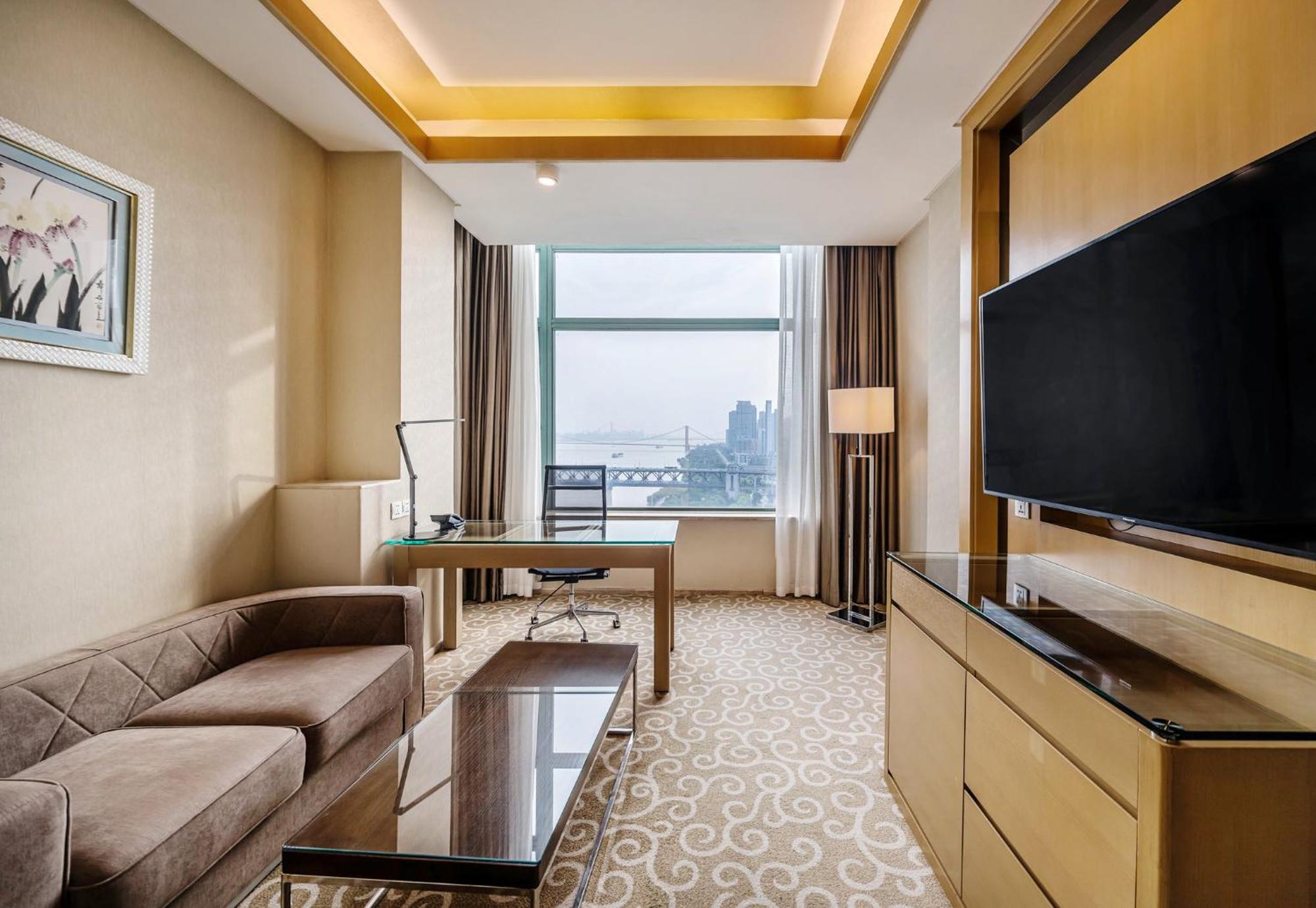 Holiday Inn Wuhan Riverside By Ihg Exterior photo