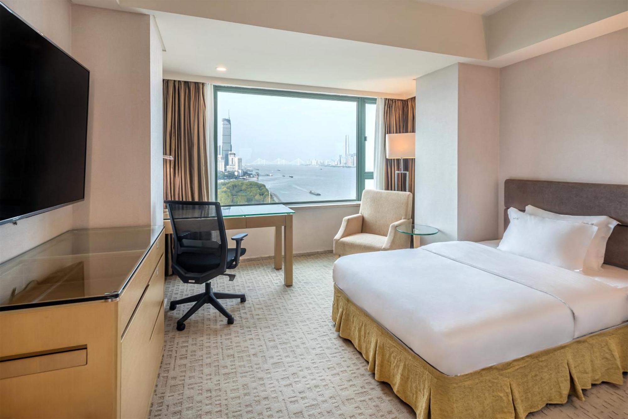 Holiday Inn Wuhan Riverside By Ihg Exterior photo