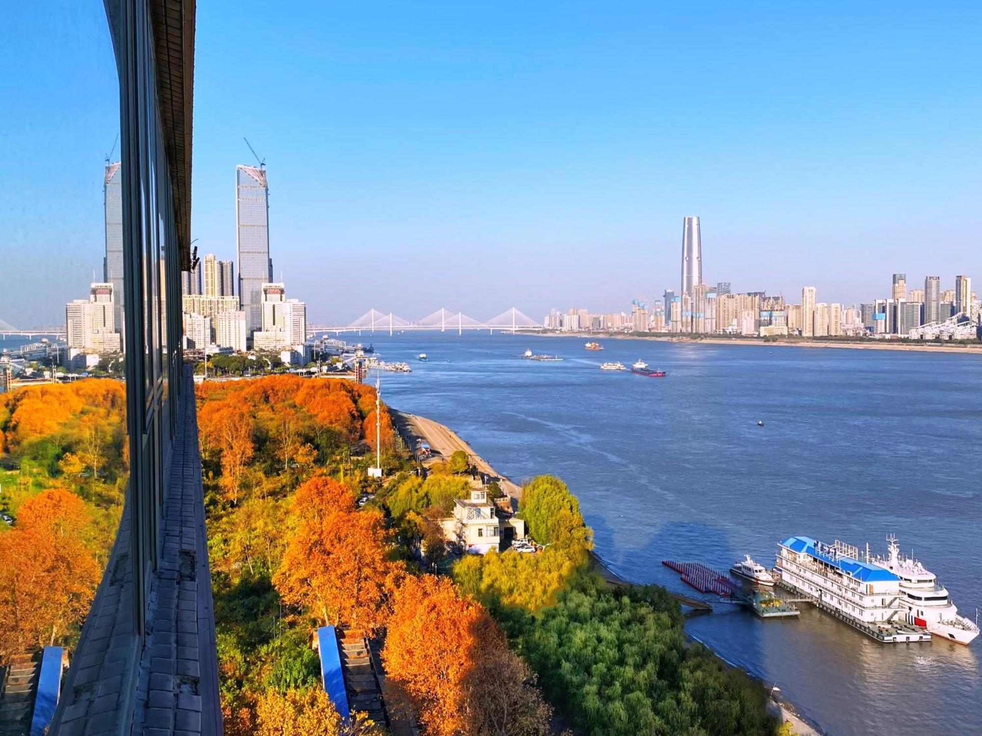 Holiday Inn Wuhan Riverside By Ihg Exterior photo