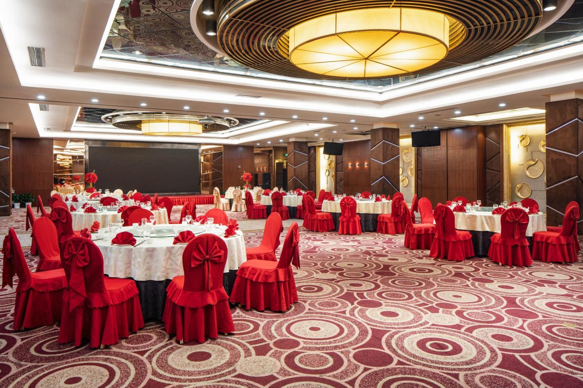 Holiday Inn Wuhan Riverside By Ihg Exterior photo