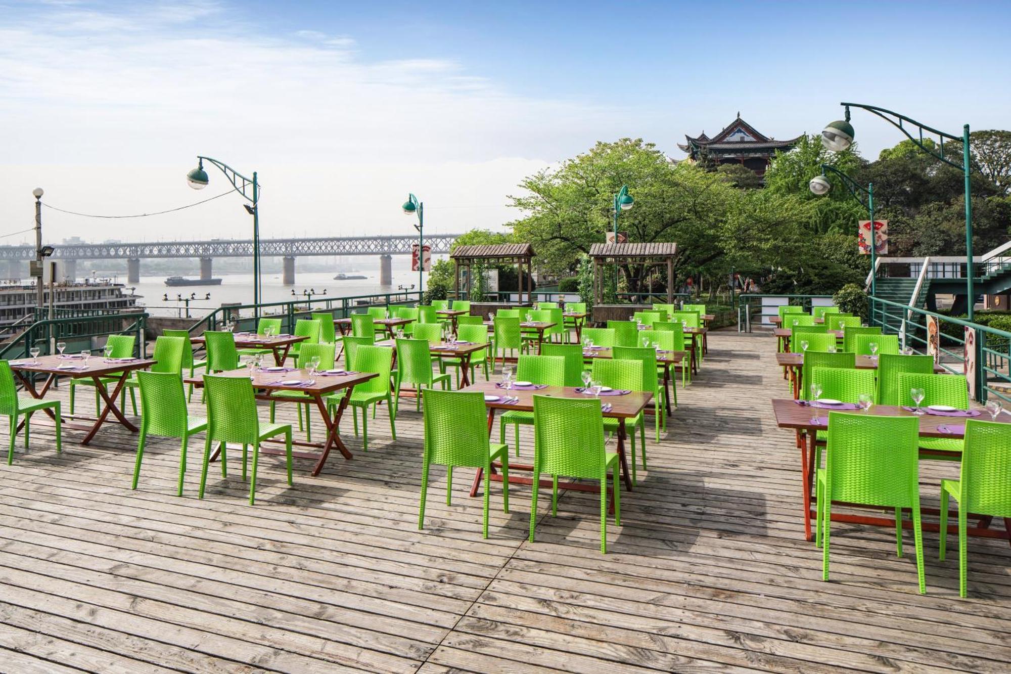 Holiday Inn Wuhan Riverside By Ihg Exterior photo